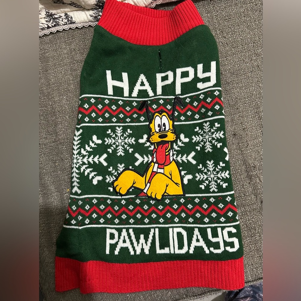 Disney dog Green and Red Acrylic Sweater